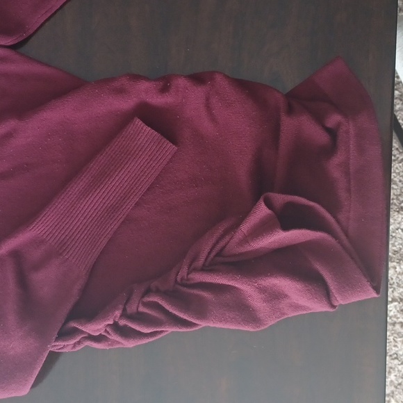 Sweater - Picture 2 of 4